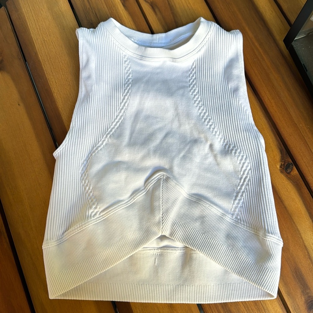 Joja White crop top